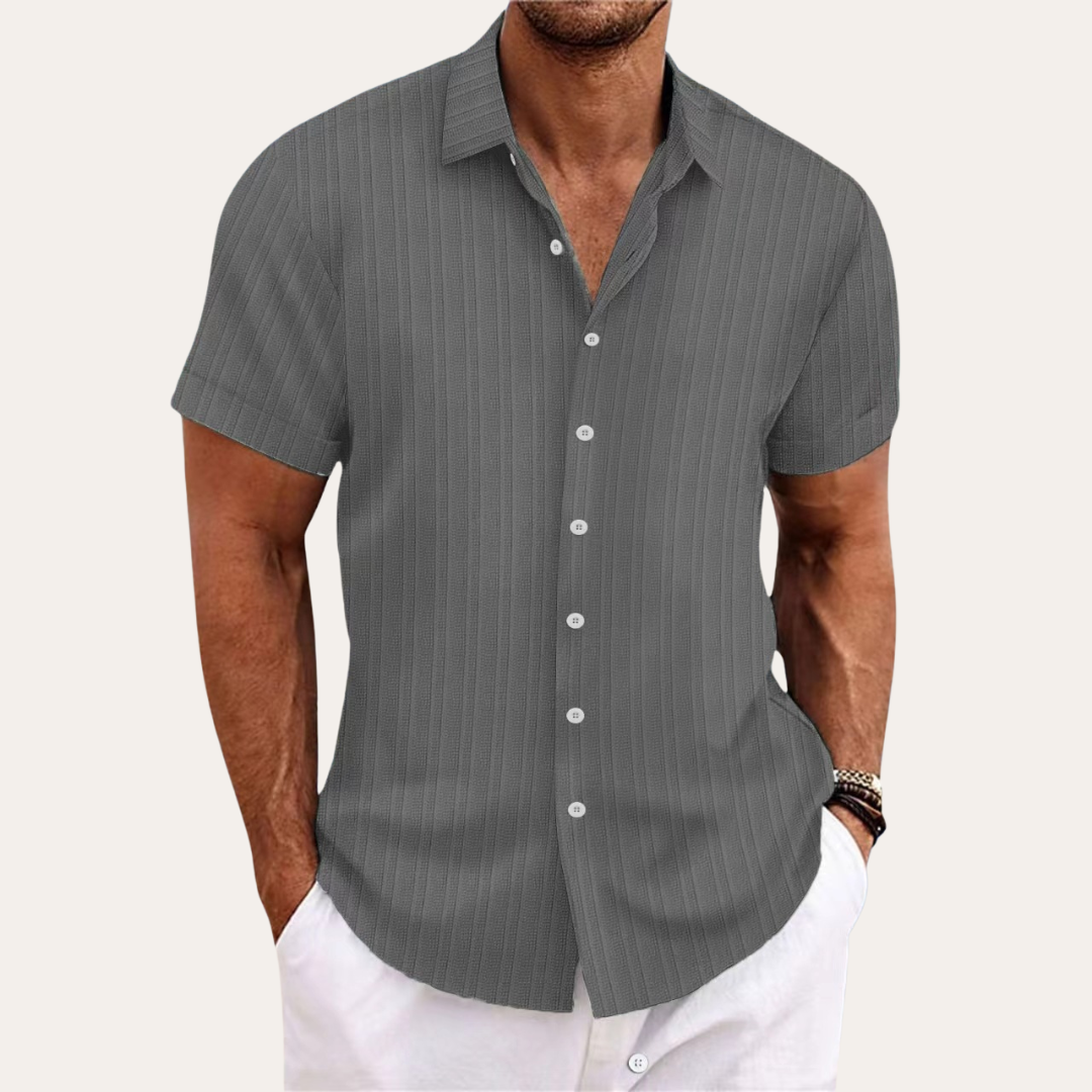 Men's summer fashion short sleeve button-up, a comfortable striped casual shirt.