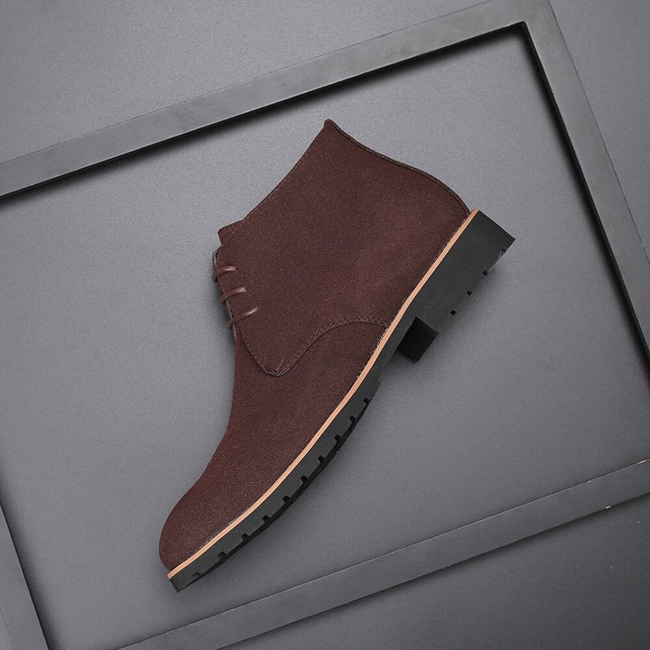 Effortless men's slip-on ankle boots, ideal for a comfortable and fashionable addition to any casual outfit.