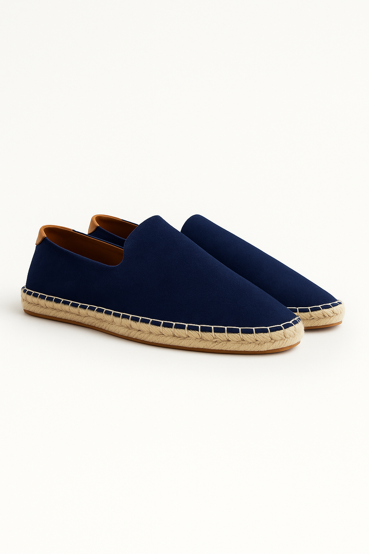 Casual men's slip-on espadrille shoes, lightweight and perfect for relaxed summer days.
