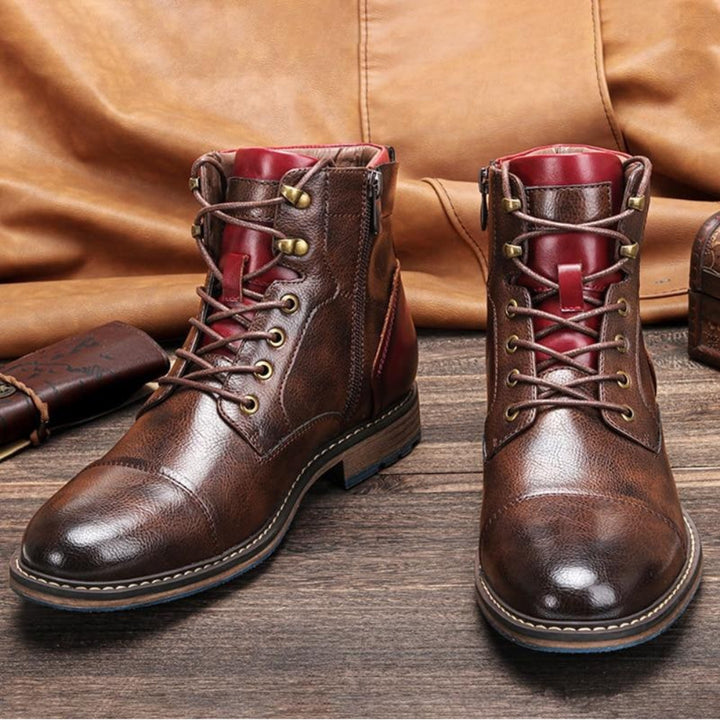 Stylish men's Oxford casual boots with lace-up closure. Ideal for modern everyday fashion & comfort.