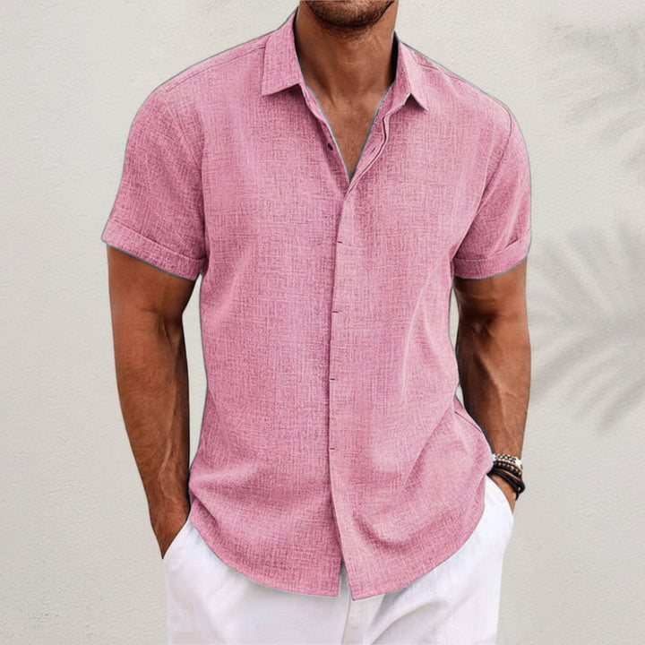 Effortless style men's summer shirt. Casual short-sleeve button-up, perfect for versatile everyday menswear.