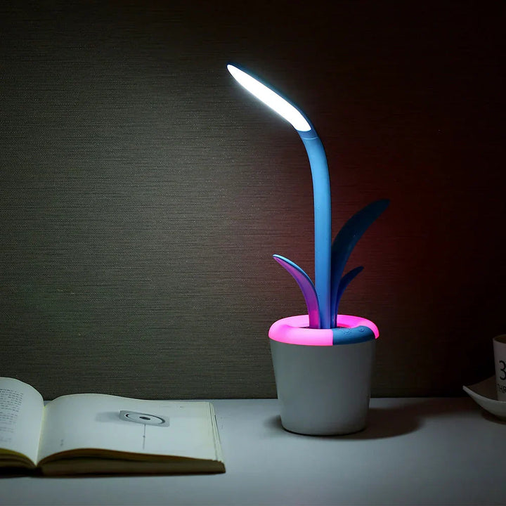 Eye-protection LED office lamp, modern design for a comfortable and focused workspace.