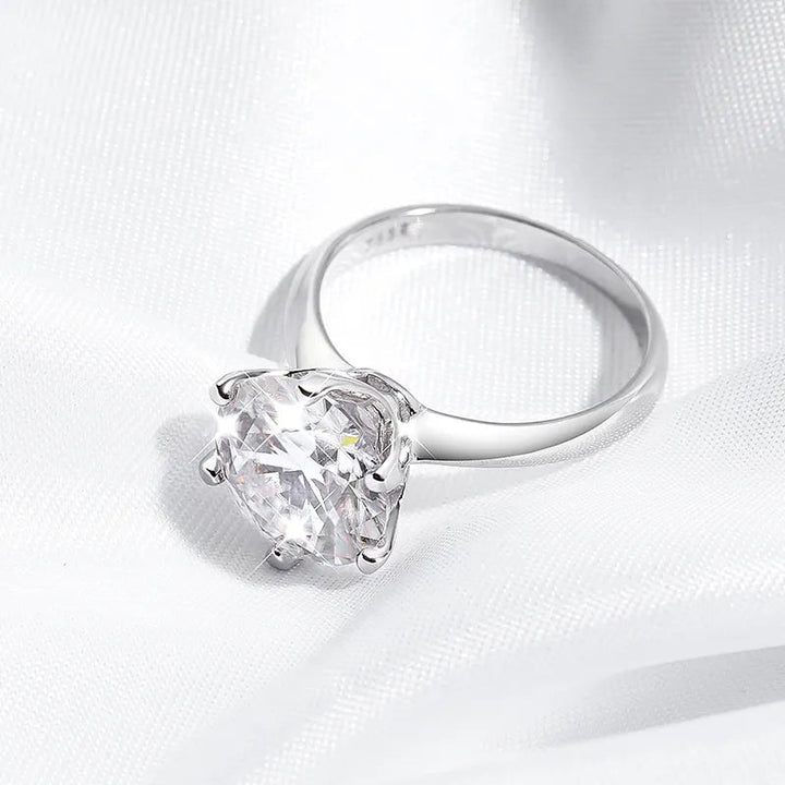 Luxurious VVS1 brilliant cut moissanite women's engagement ring, sterling silver fine jewelry.