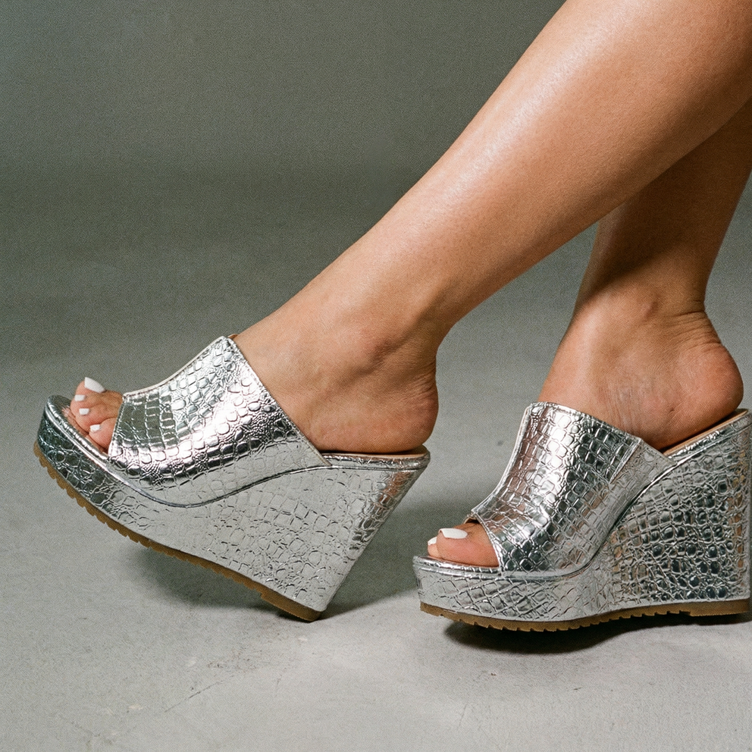 Gold open-toe platform wedge sandals, comfortable and stylish for women's summer.