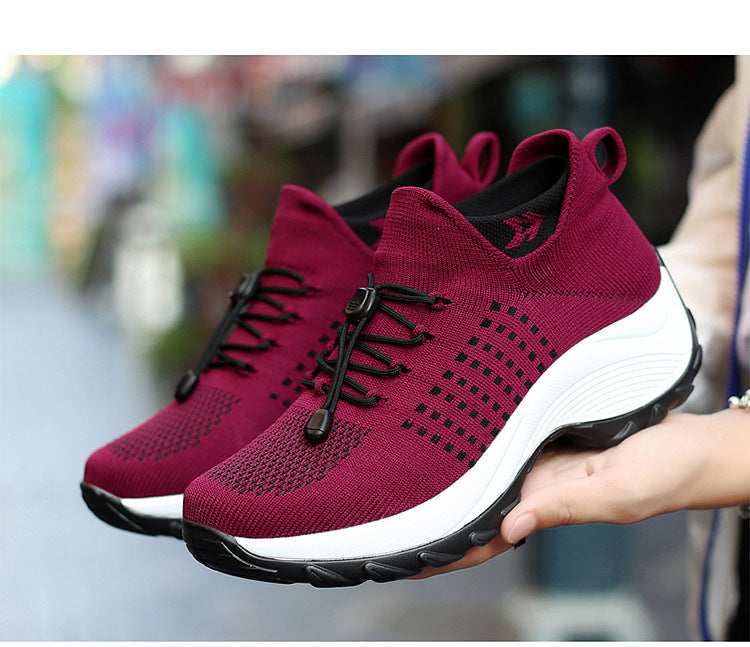 Supportive women's sneakers with orthopaedic arch support, great for walking & daily use.