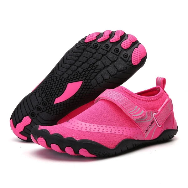 Comfortable orthopedic men's water shoes with excellent foot support, suitable for extended wear & outdoor use.