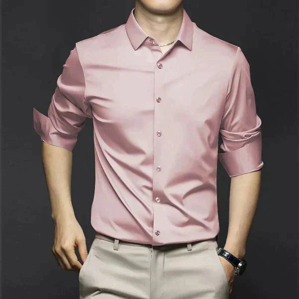 Men's iron-free summer button-up shirt. Enjoy elegant style & breathable comfort for any warm-weather occasion.
