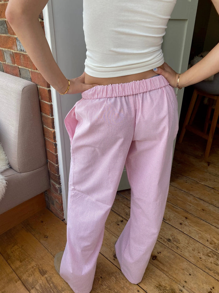 Lightweight relaxed fit lounge pants for women, perfect for spring, summer, or fall casual wear with pockets.