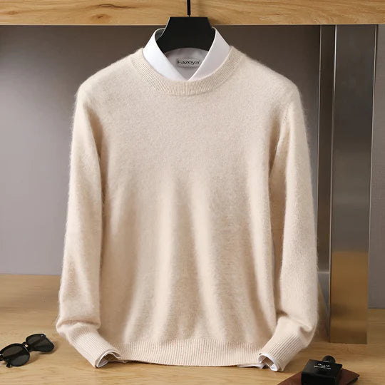 Classic o-neck men's sweater, comfortable knitwear for versatile casual and winter fashion.