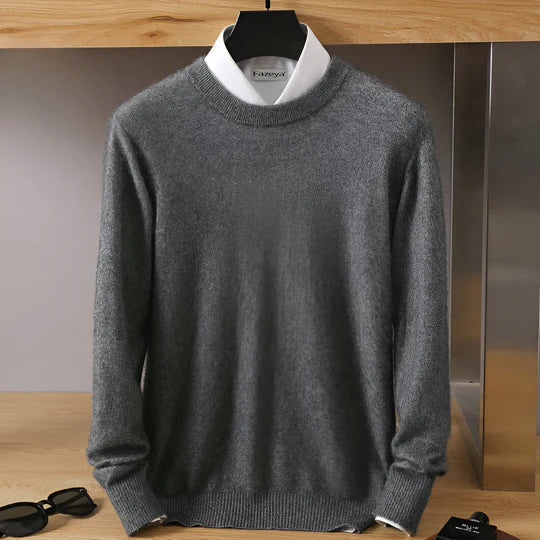 Men's timeless o-neck knit sweater in classic style, perfect for autumn and winter comfort.