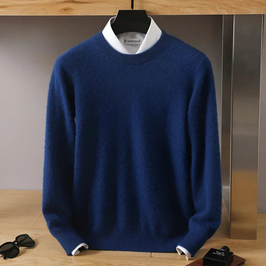 Long-sleeve men's knit sweater, o-neck design for classic style and winter comfort.