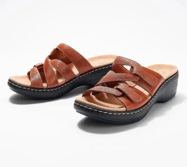 Comfort women's walking sandals, orthopedic arch support, ideal for summer foot health.