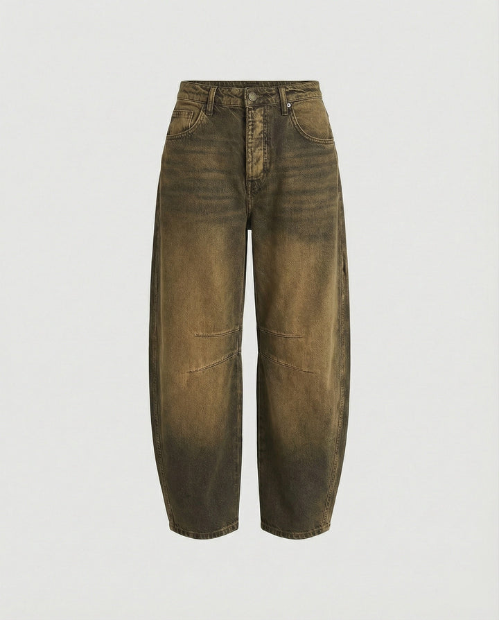 Comfortable women's mid-rise barrel jeans, relaxed fit and curved leg for easy everyday style.