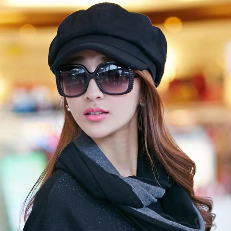 Elegant women's retro cotton balloon hat, vintage fashion accessory for warmth.