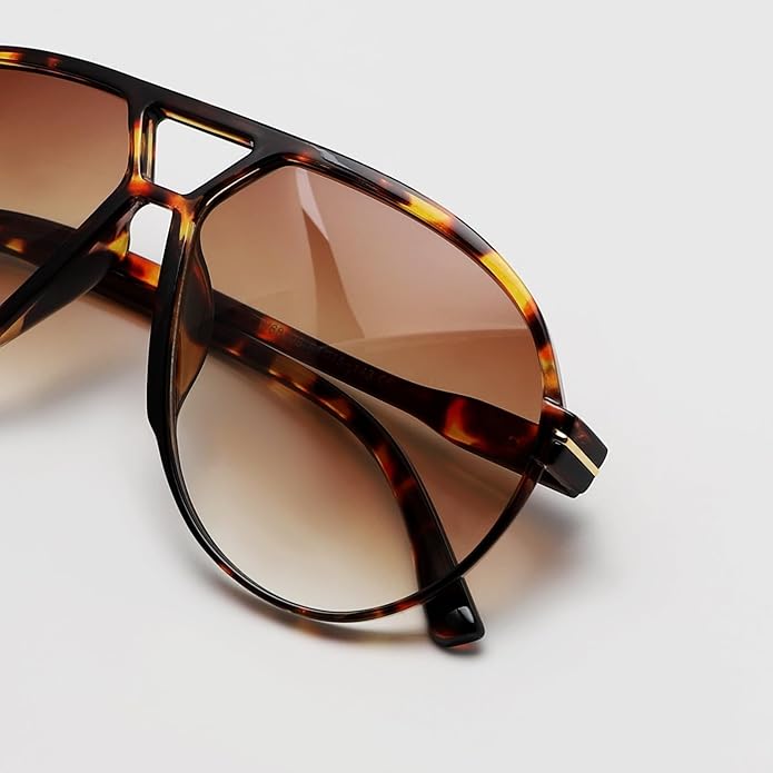 Retro oversized aviator sunglasses with square lenses, offering stylish UV400 eye protection.