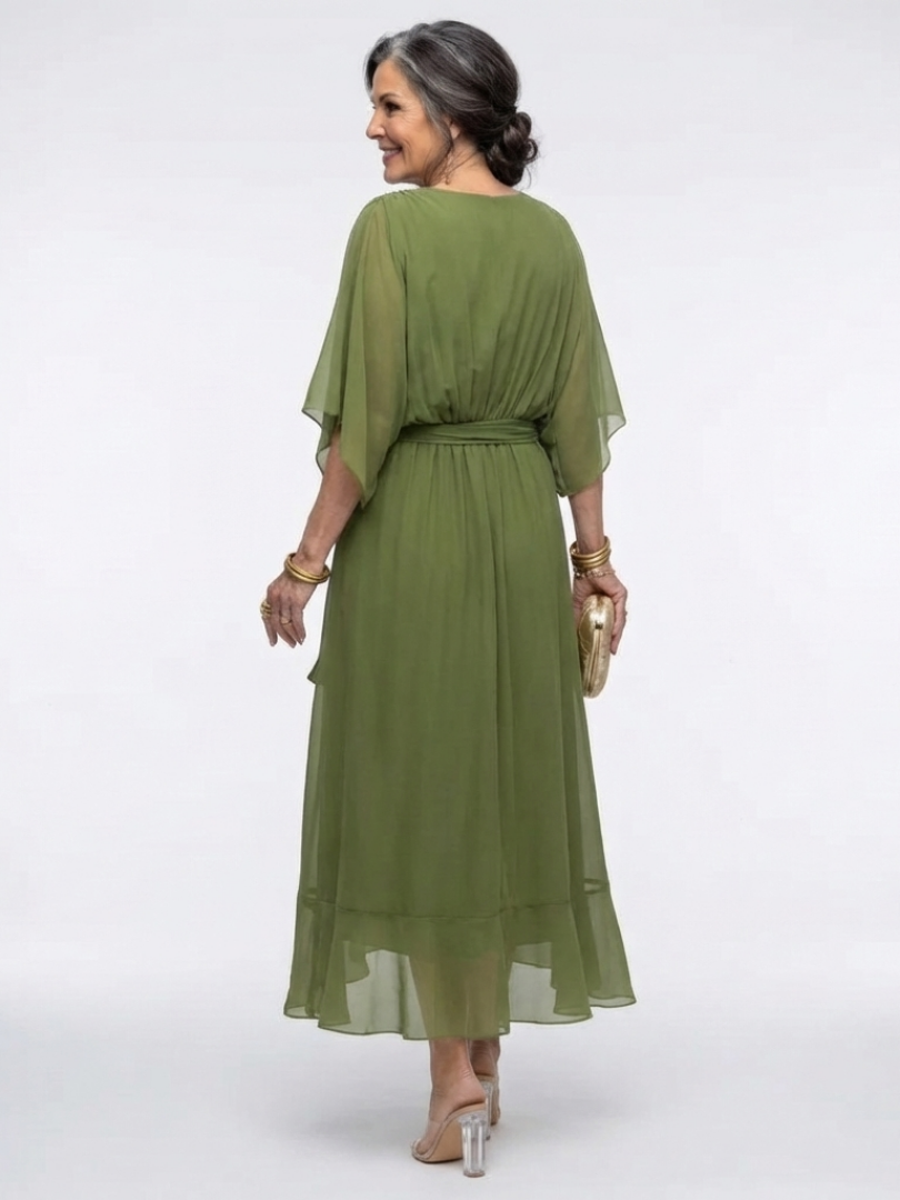 Versatile women's midi dress, chic and elegant, ideal for special occasions or smart casual wear.