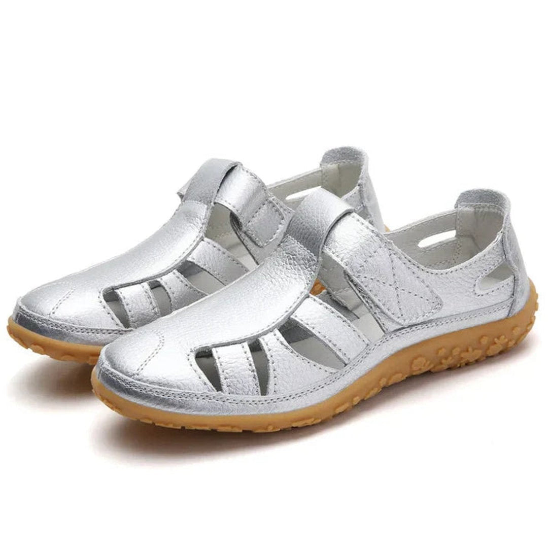 Casual women's closed-toe orthopedic shoes with robust arch support, great for comfortable everyday walking.