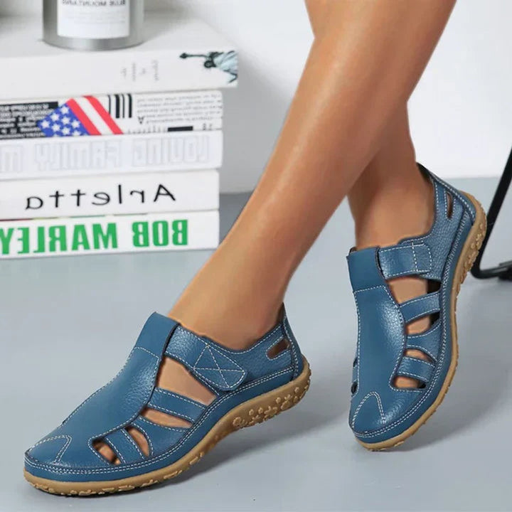 Stylish women's closed-toe walking shoes, orthopedic design with arch support for comfortable everyday wear.