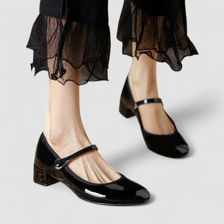 Timeless women's block heel Mary Jane shoes with ankle strap, perfect for classic elegant fashion & comfort.