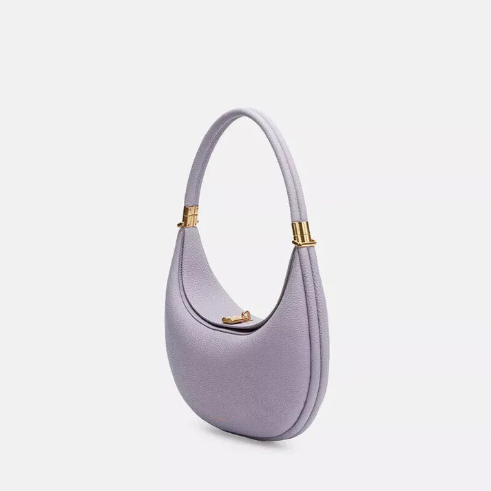 Stylish women's crossbody shoulder bag, a versatile handbag perfect for everyday elegance & practicality.
