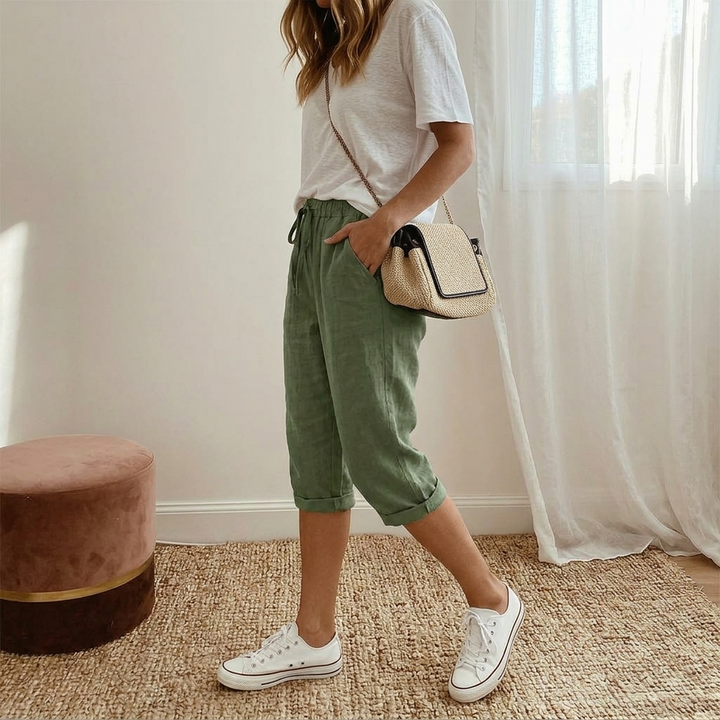 Casual women's capri pants with drawstring waist, perfect for comfortable everyday wear.