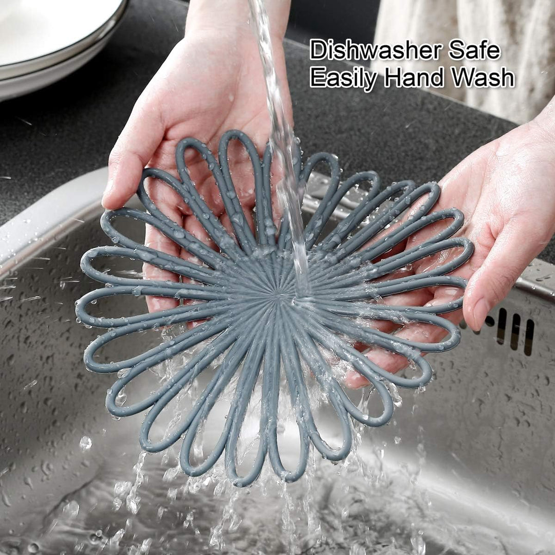 Smart table protection: 3 non-slip silicone heat resistant coasters for everyday use.