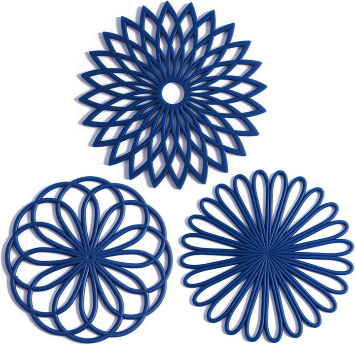 Non-slip heat resistant silicone pads, set of 3, ideal for hot pans & serving dishes.