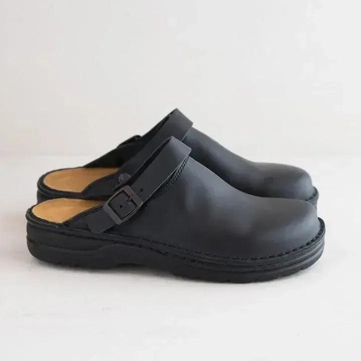 Soft & comfortable men's indoor outdoor slippers, providing all-day foot support.