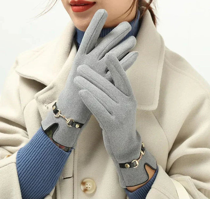 Warm acrylic & polyester blend women's gloves. Ideal for cold weather, stylish and comfortable winter wear.