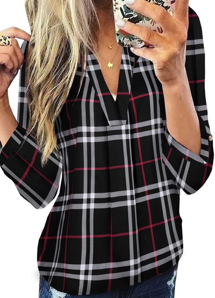 Versatile women's casual checked blouse, ideal for a chic and relaxed summer look.