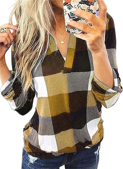 Chic casual checked blouse for women, perfect for versatile spring/summer fashion.