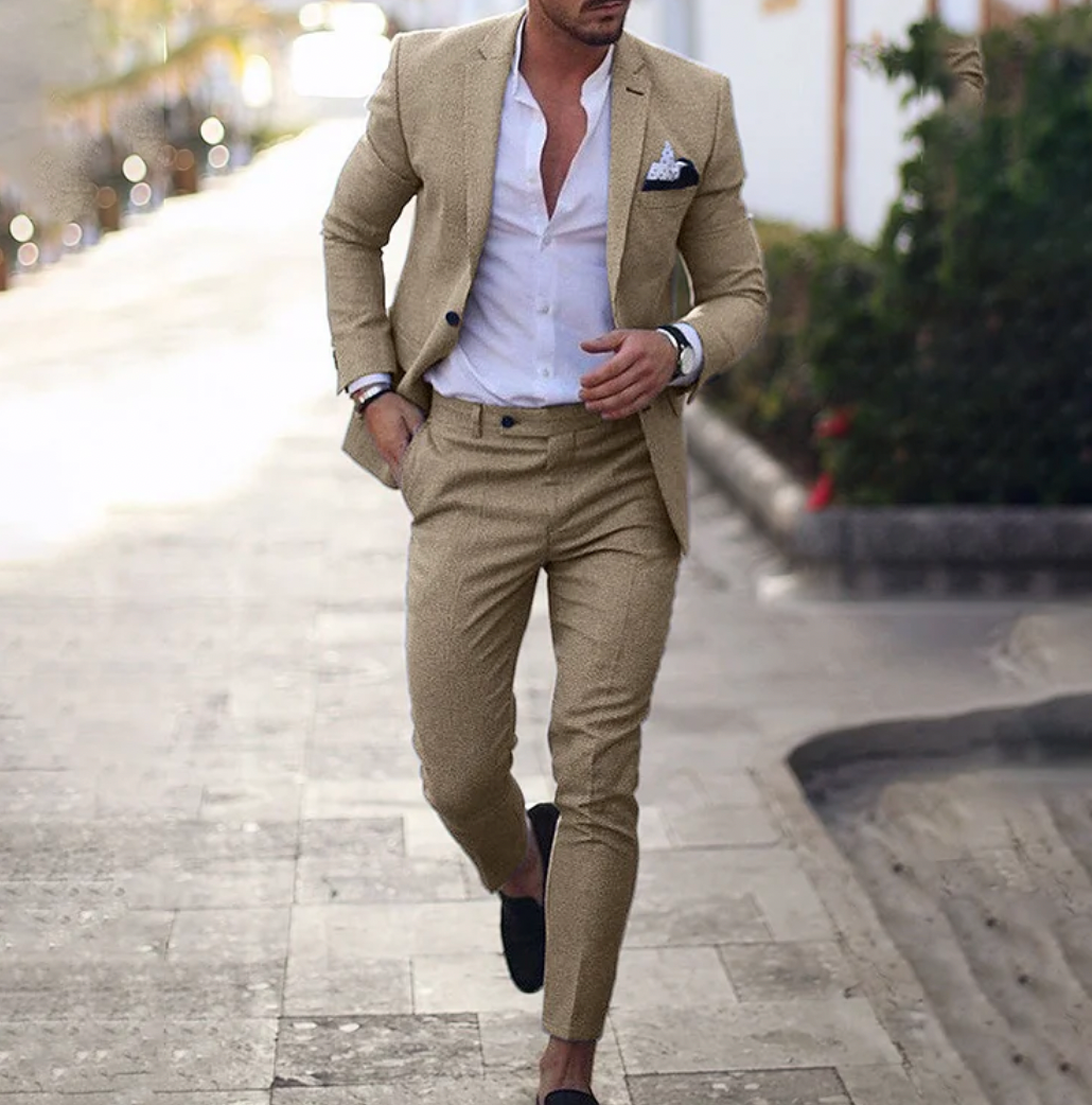Modern men's fashion suit Lucas, a sleek business casual two-piece for sophisticated office & formal events.