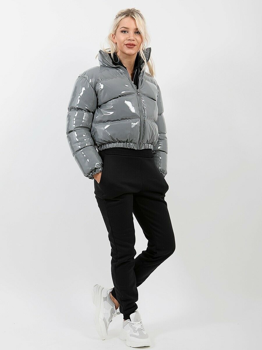 Women's warm puffer jacket, modern and trendy for casual wear.