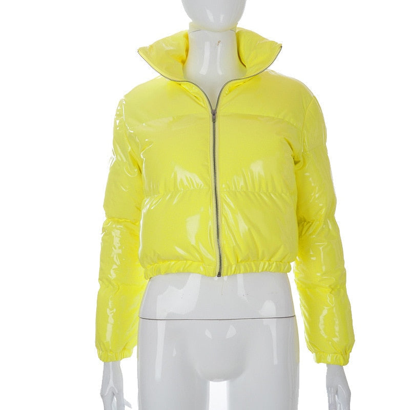 Women's elegant puffer bomber jacket, perfect for winter style and warmth.