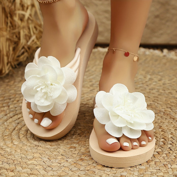 Fashionable floral women's sandals, perfect for warm weather comfort and style.