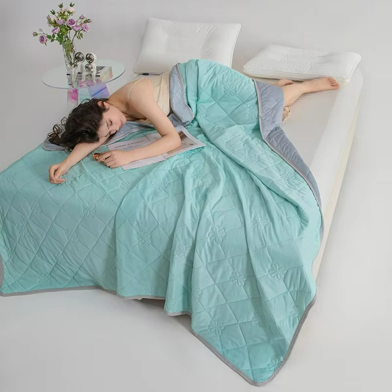 Unisex breathable duvet, designed to keep you cool and comfortable during summer warm nights.