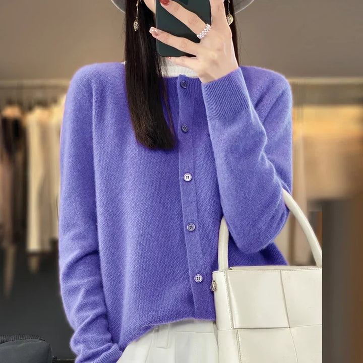 Women's effortless long sleeve button-front cardigan, perfect for comfortable layering and versatile style.