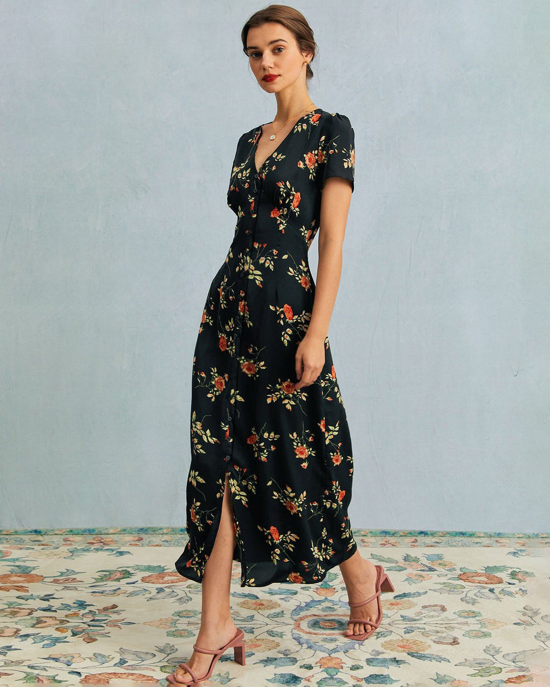 Women's floral V-neck short-sleeve maxi dress. Perfect summer day dress for elegant occasions.
