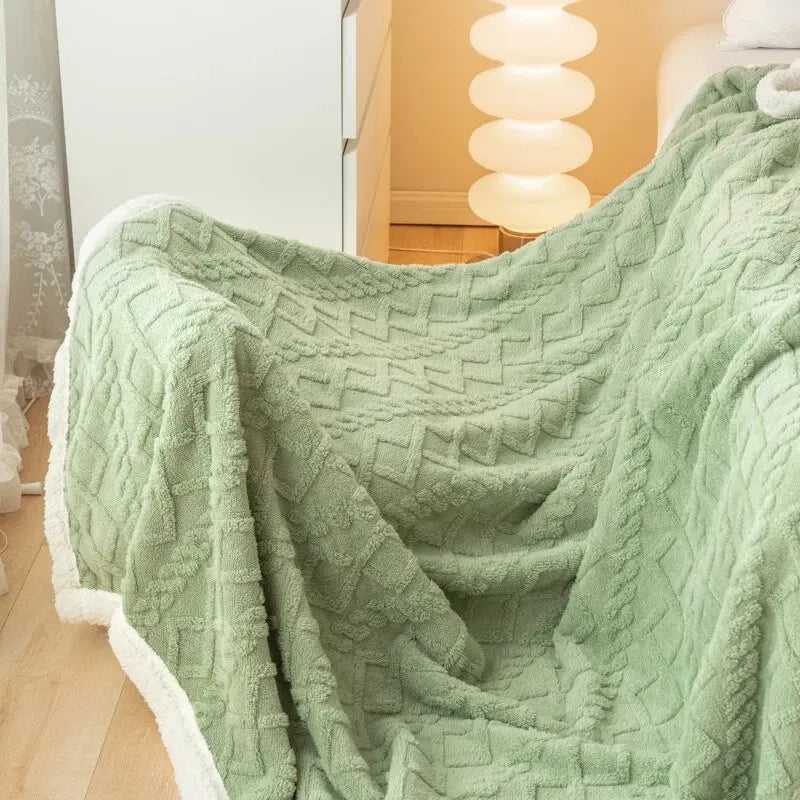 Thick jacquard throw, unisex & comfortable. Polyester geometric pattern for stylish warmth.