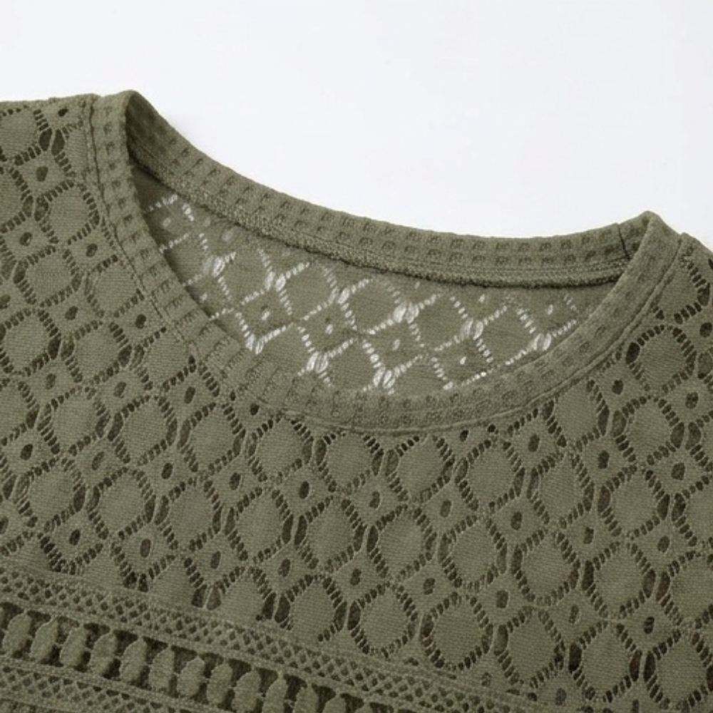 Everyday women's short sleeve knit top, relaxed fit, round neck, versatile and chic.