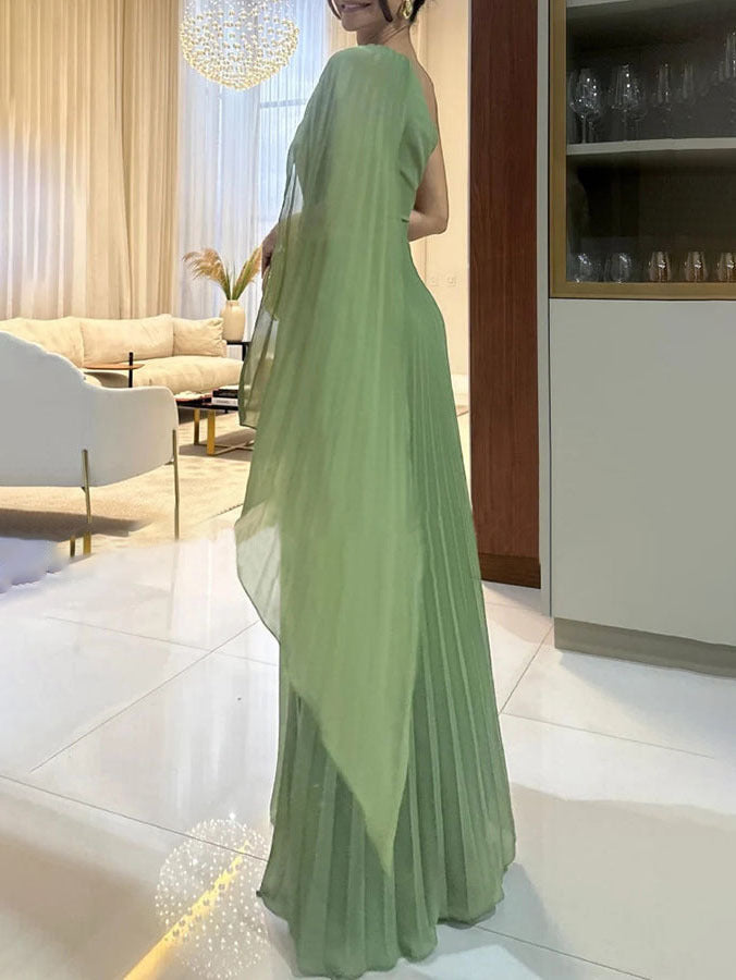 Chic women's one-shoulder maxi dress with elegant pleats, a long formal gown for evening wear.