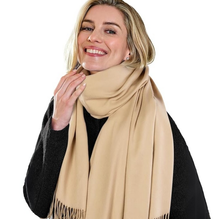 Versatile pashmina wrap, perfect for women's fall & winter fashion.
