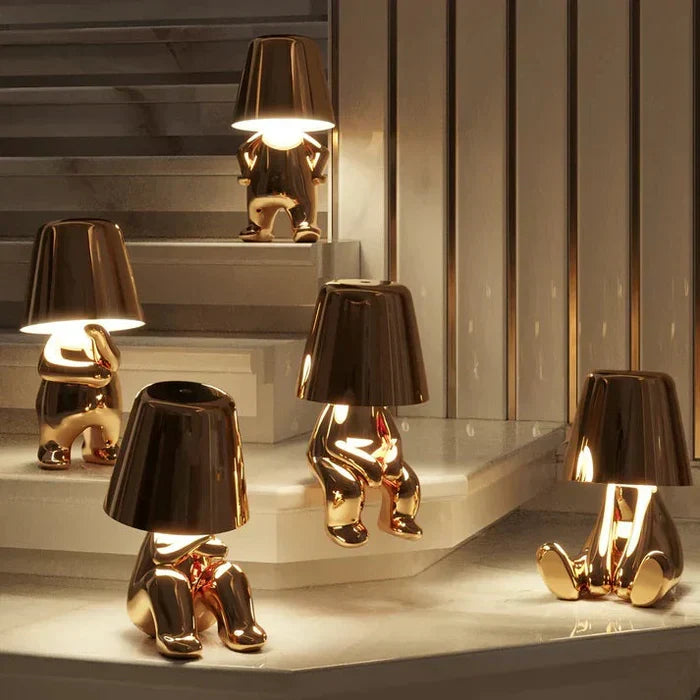 Atmospheric dimmable LED table lamp, rechargeable, modern and energy-efficient.
