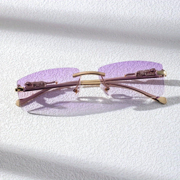 Retro men's square sunglasses with anti-reflective lenses, combining vintage style with modern glare reduction.