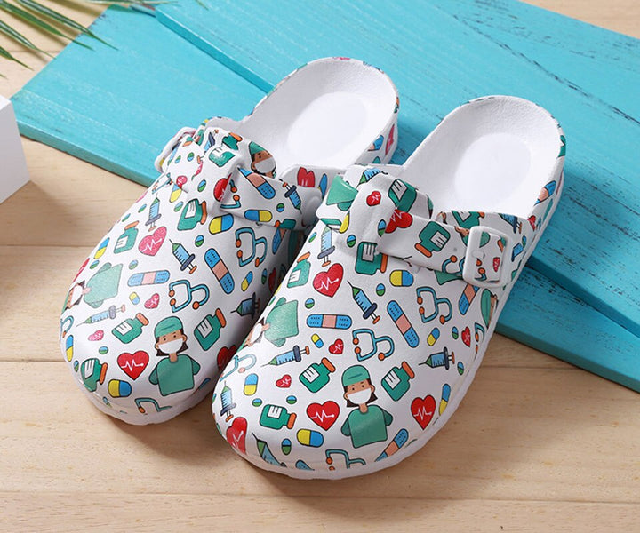 Durable women's waterproof clogs, easy clean, providing comfort & slip protection.