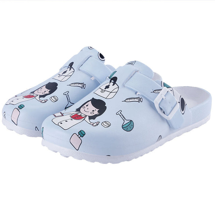 Comfortable & lightweight women's clogs, waterproof and slip-resistant for kitchen staff.