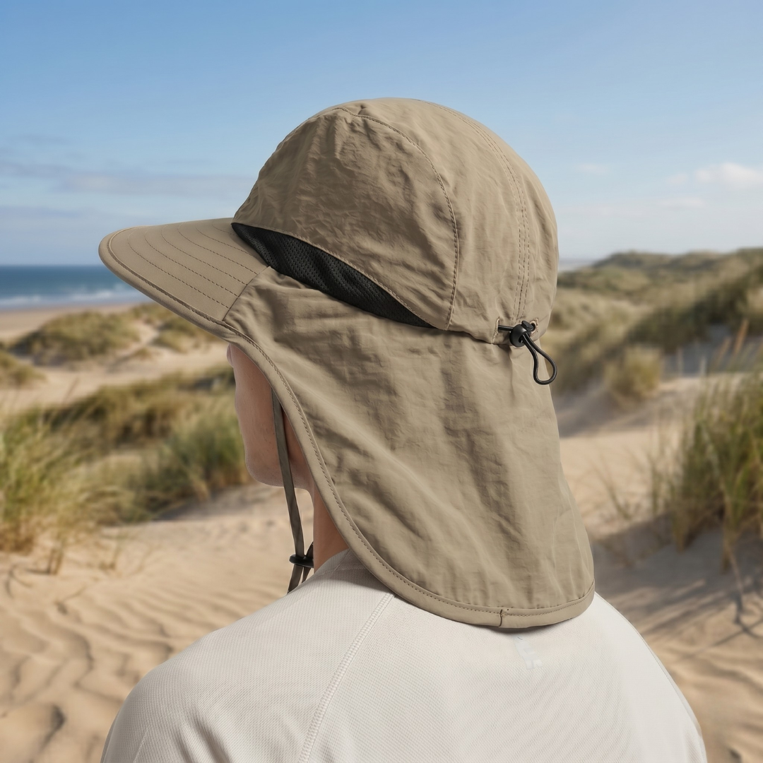 Summer beach hat: unisex wide-brim sun hat with protective neck flap. Essential UV protection for sunny days.