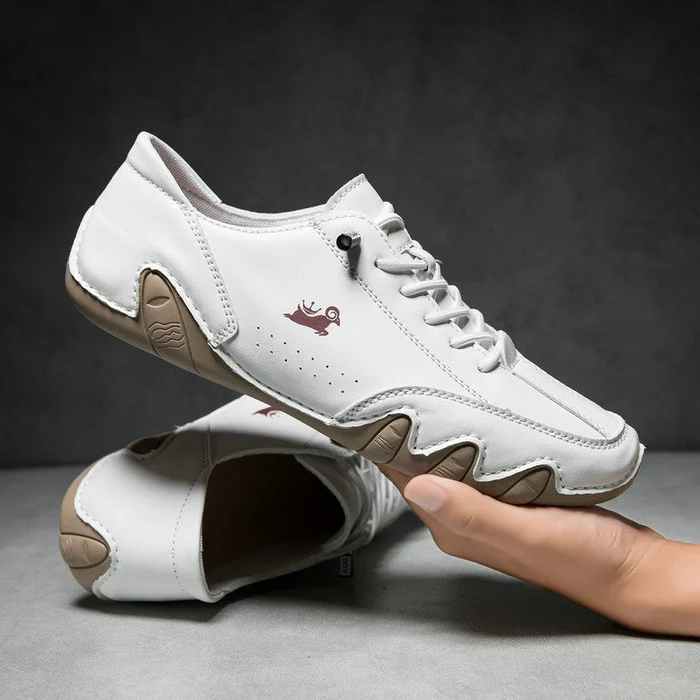 Barefoot-feel minimalist shoes, lightweight and flexible, ideal for active lifestyle and everyday comfort.