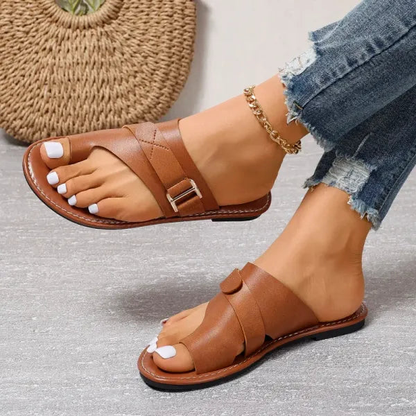 Stylish women's summer sandals, corrective for bunions, featuring orthopedic arch and foot support.