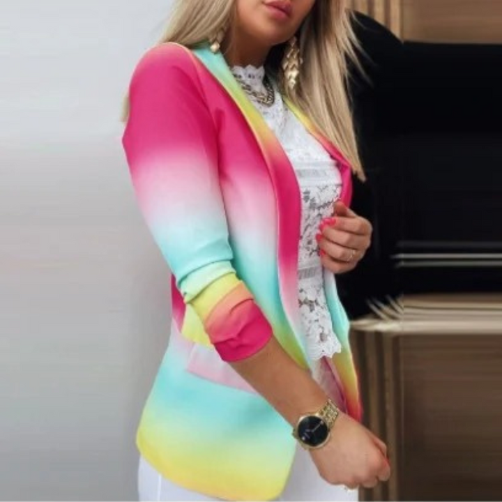 Elegant women's printed blazer featuring a classic lapel collar. A versatile piece for fashion-forward women.